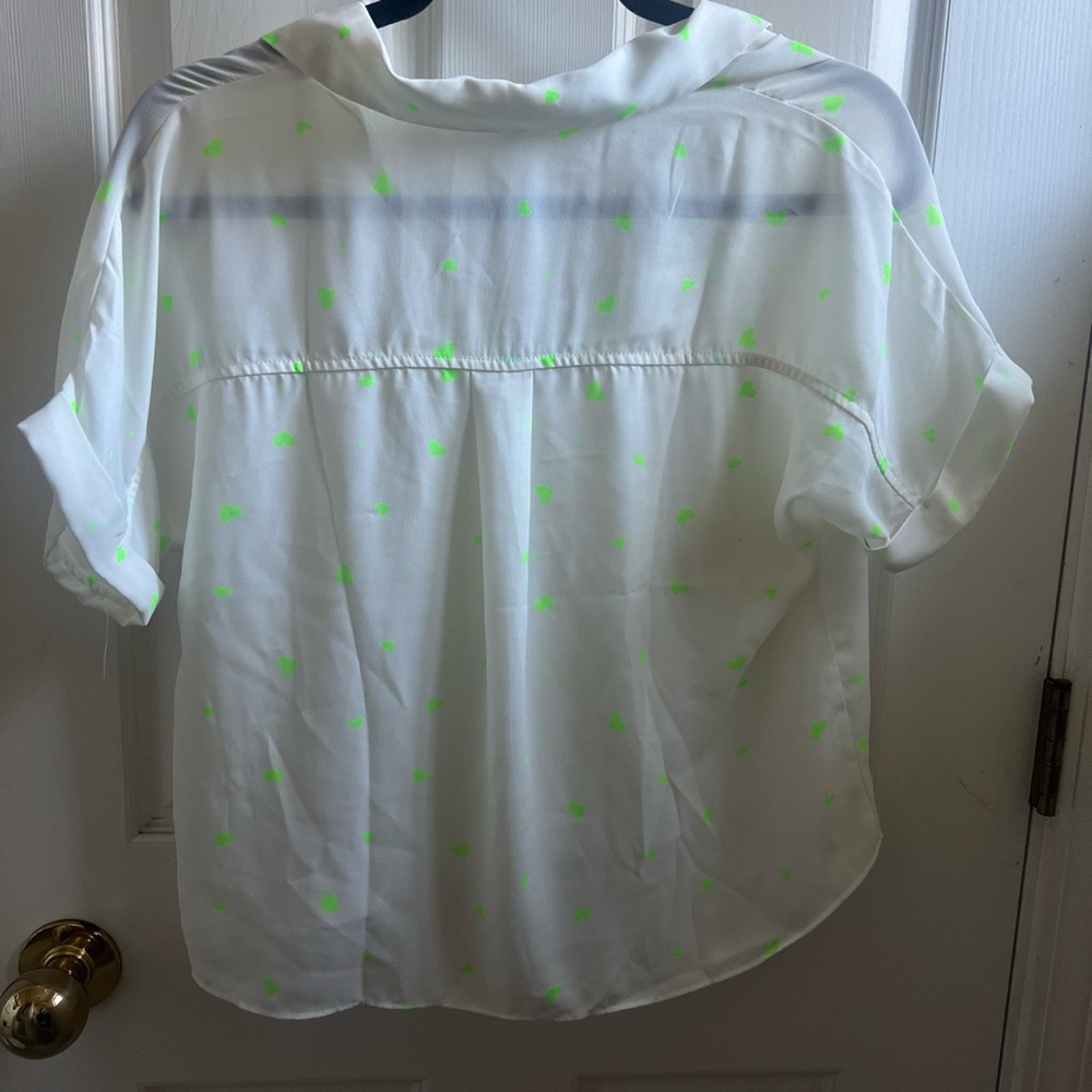 abound sheer blouse with green hearts - Picture 2 of 3